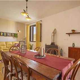 2 bedroom villa with pool, Castellammare del Golfo, sleeps 4